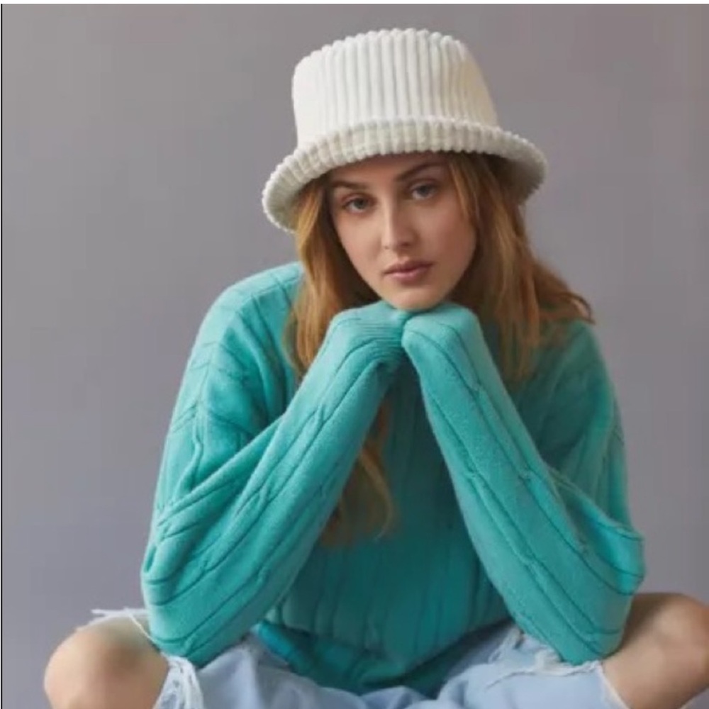 NWT Urban Outfitters Wide Wale Bucket Hat Ivory